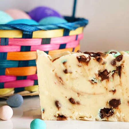Photo of a easter basket and easter egg mini fudge